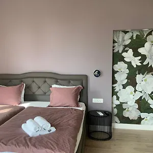 Liana Apartman