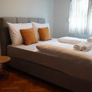  Apartment Marta